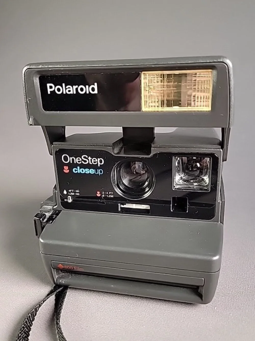 Vintage Polaroid One Step Close Up 600 Instant Film Camera With Strap NOT TESTED